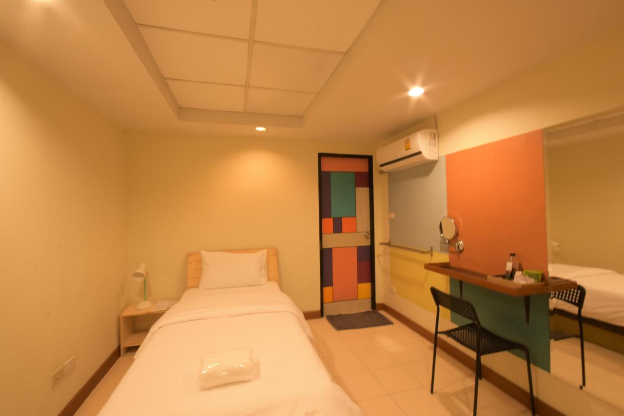 Room At Prachachuen Nonthaburi Kültér fotó
