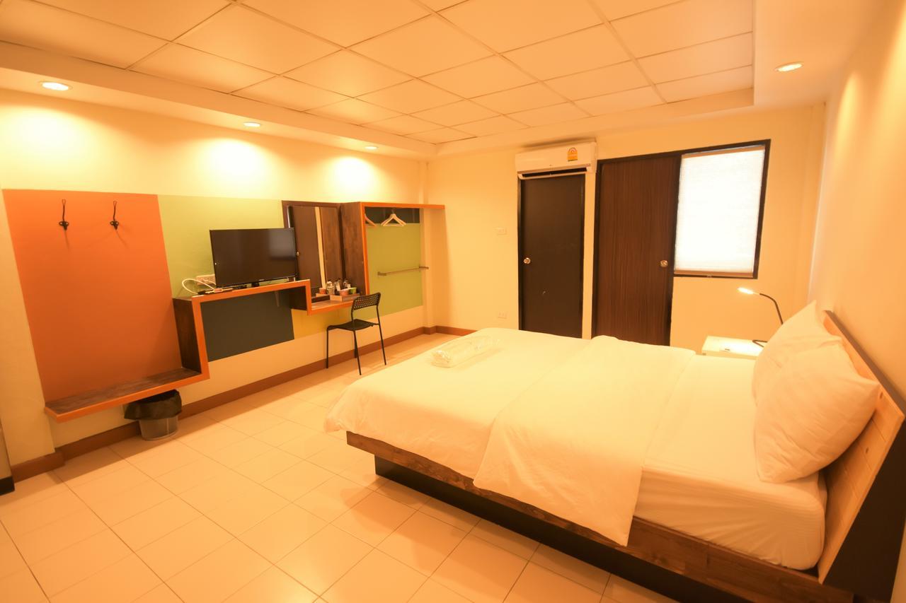 Room At Prachachuen Nonthaburi Kültér fotó