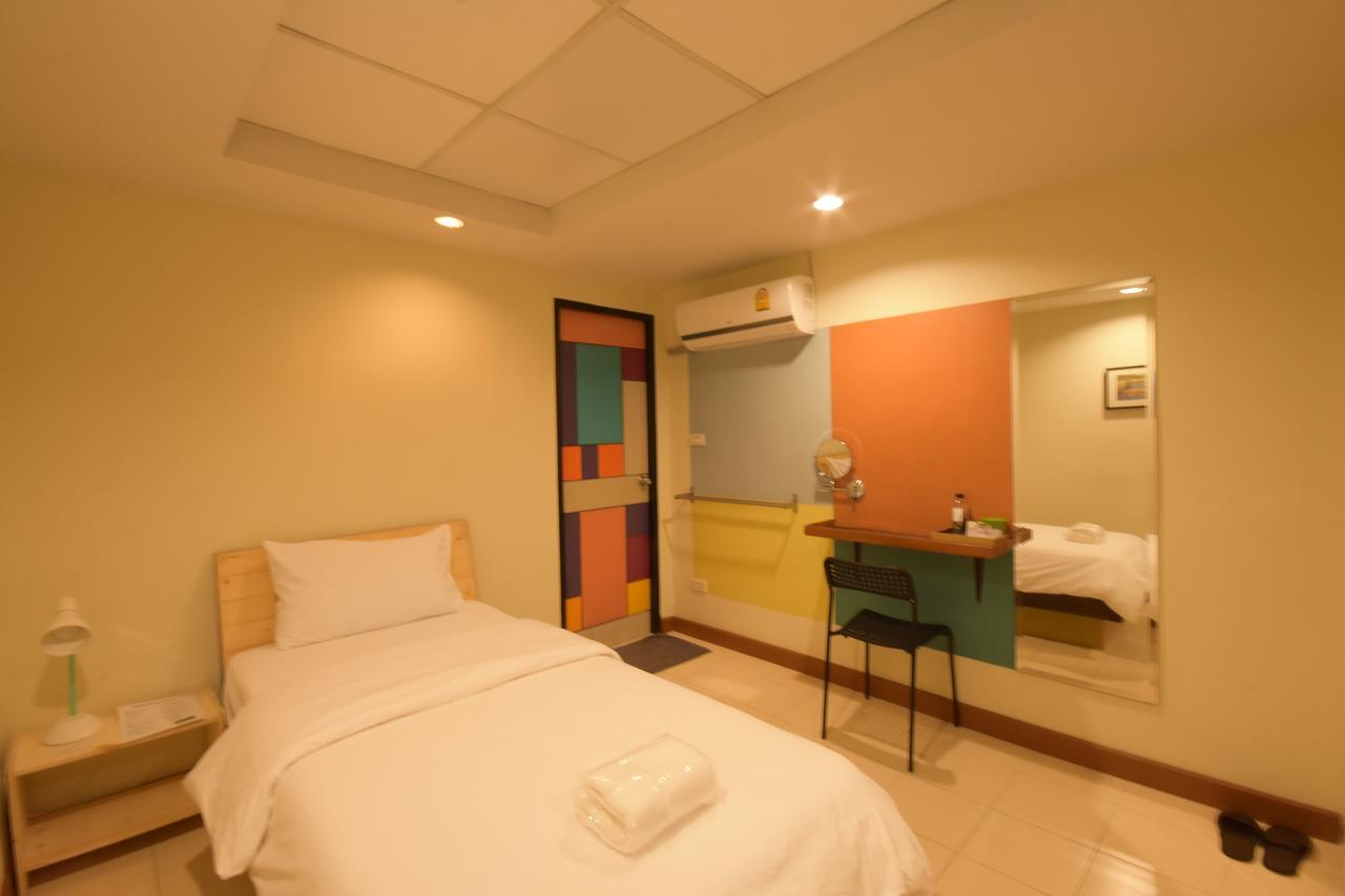 Room At Prachachuen Nonthaburi Kültér fotó