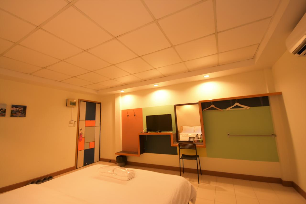 Room At Prachachuen Nonthaburi Kültér fotó