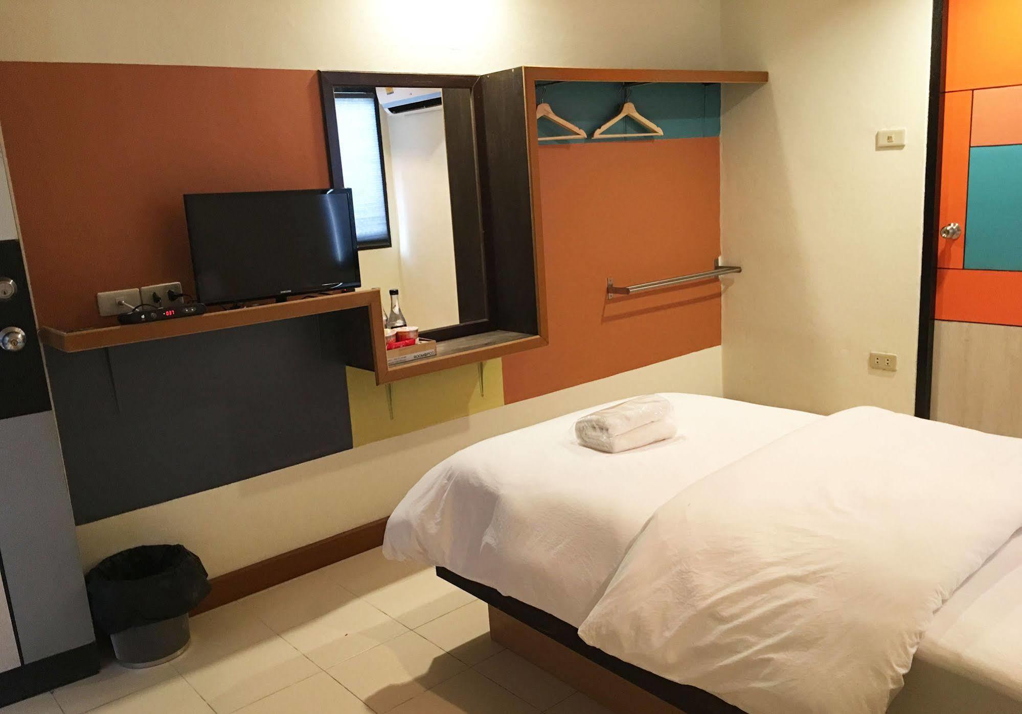 Room At Prachachuen Nonthaburi Kültér fotó