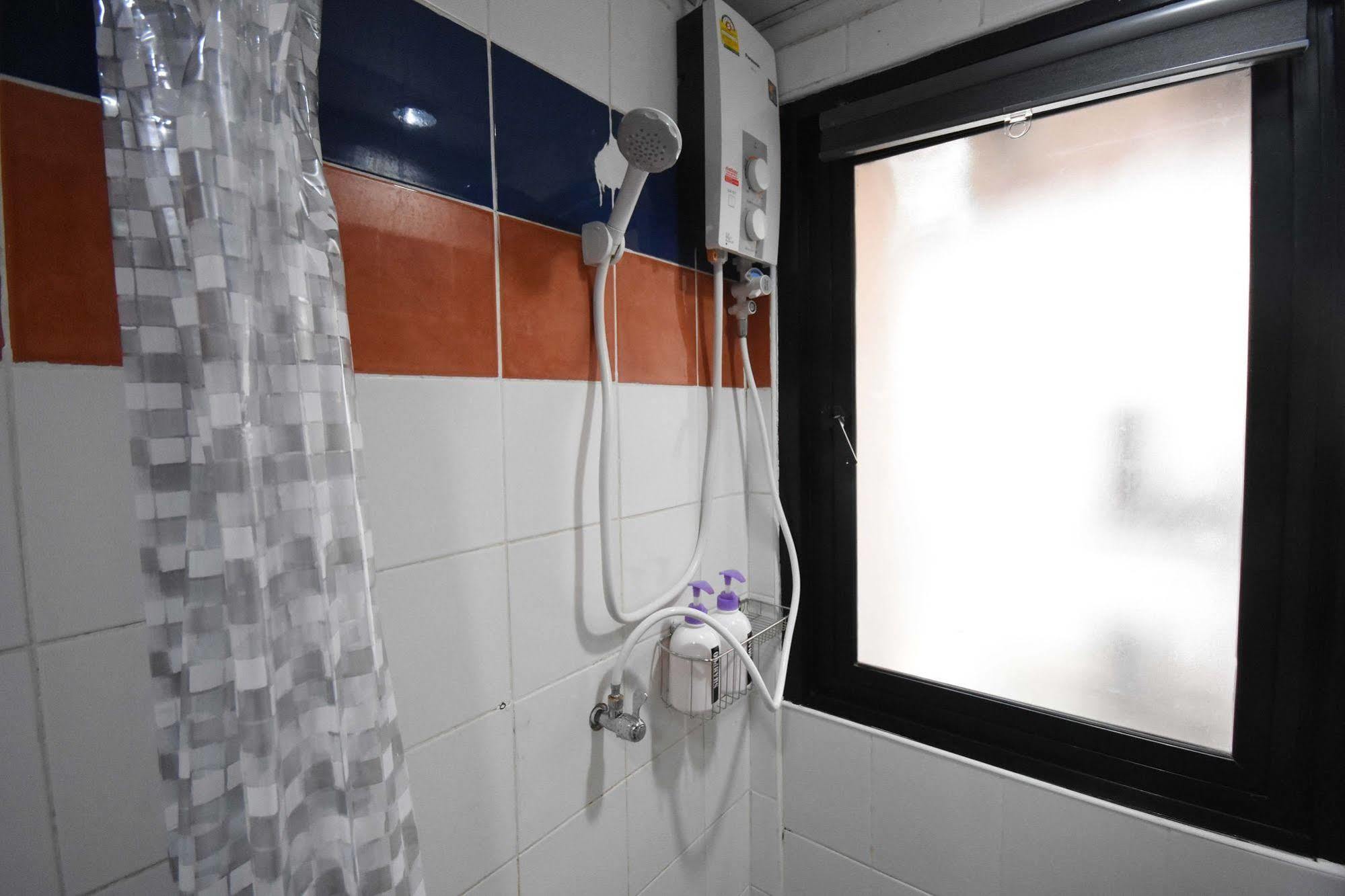 Room At Prachachuen Nonthaburi Kültér fotó