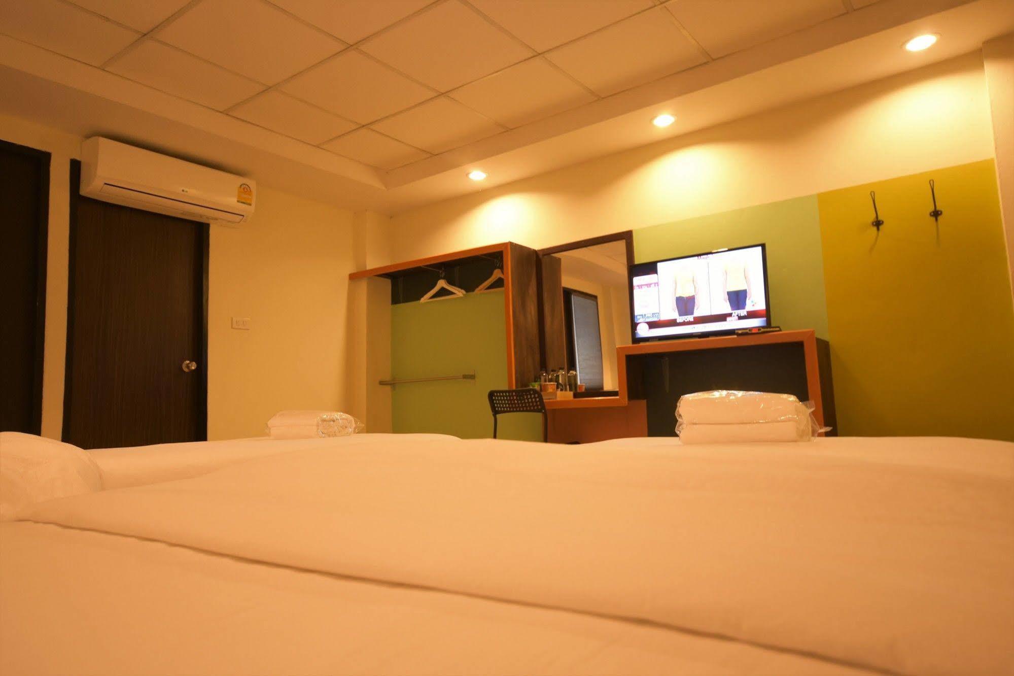 Room At Prachachuen Nonthaburi Kültér fotó
