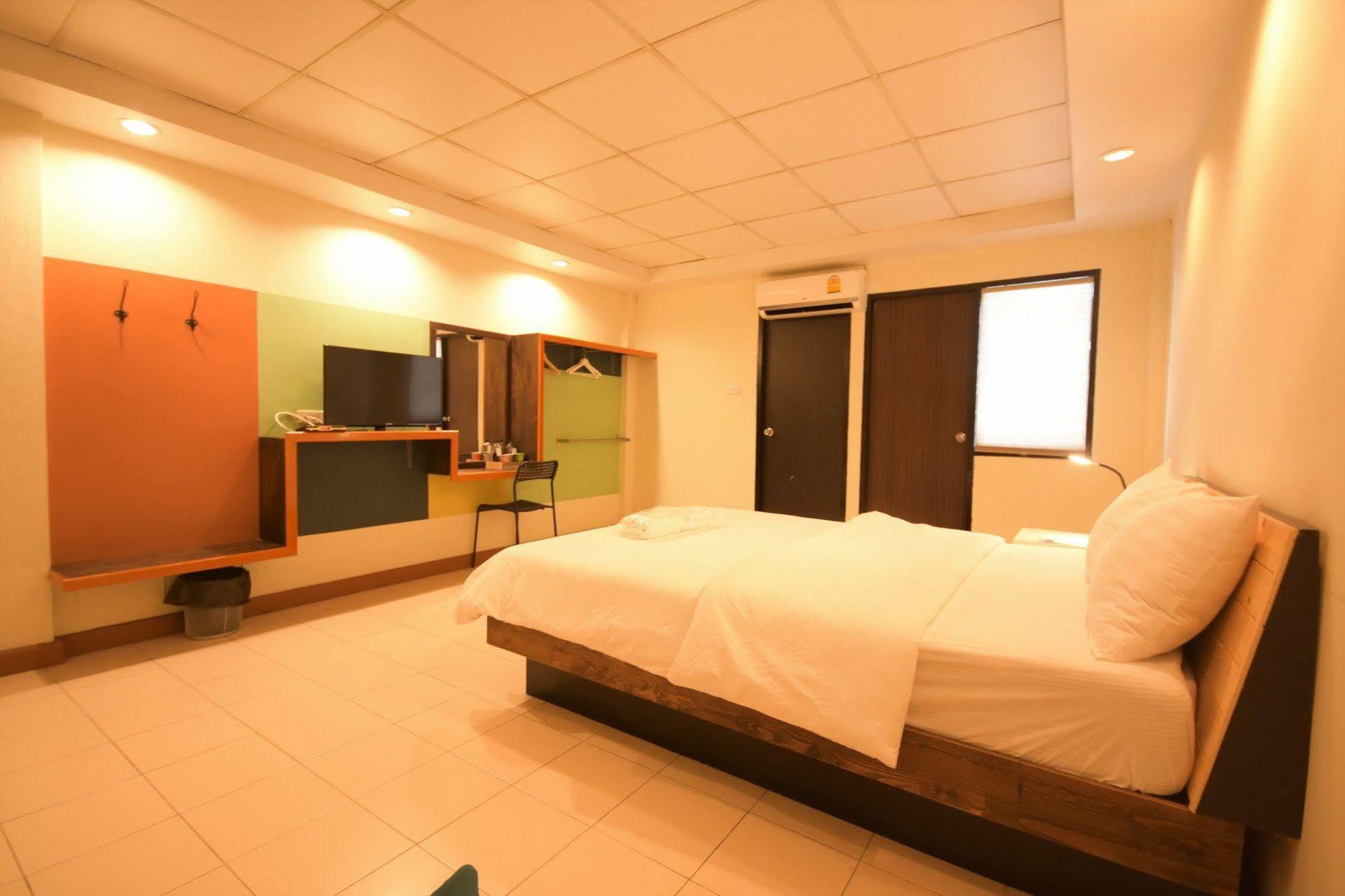 Room At Prachachuen Nonthaburi Kültér fotó