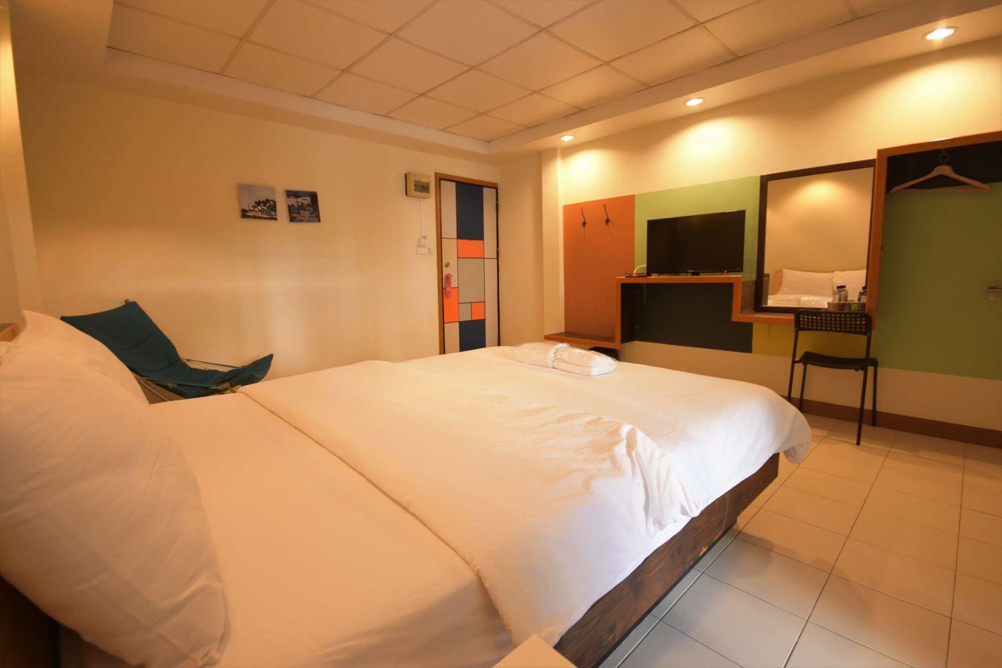 Room At Prachachuen Nonthaburi Kültér fotó