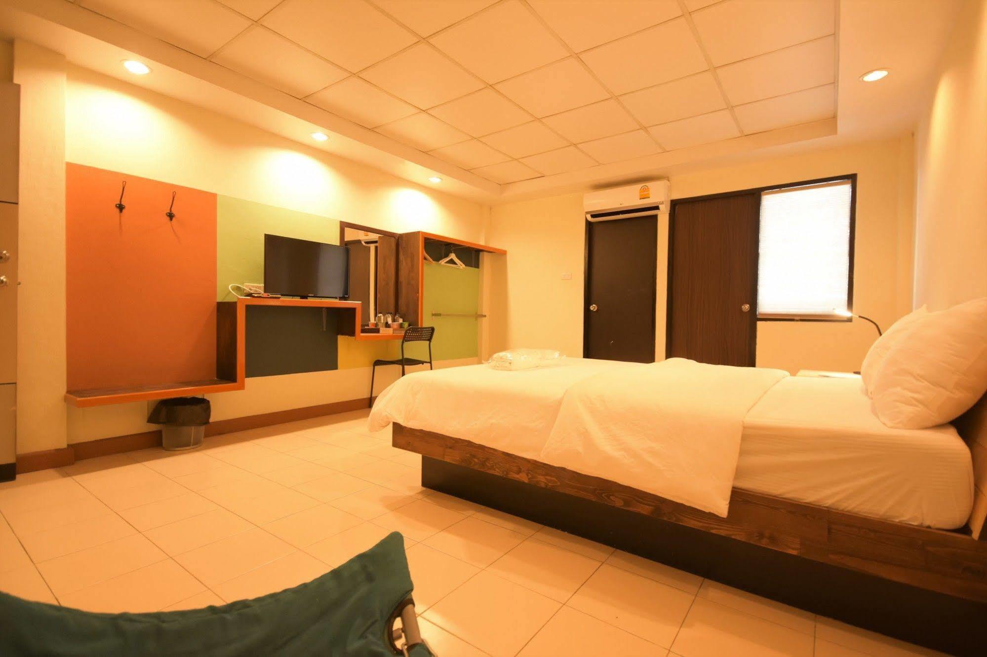 Room At Prachachuen Nonthaburi Kültér fotó