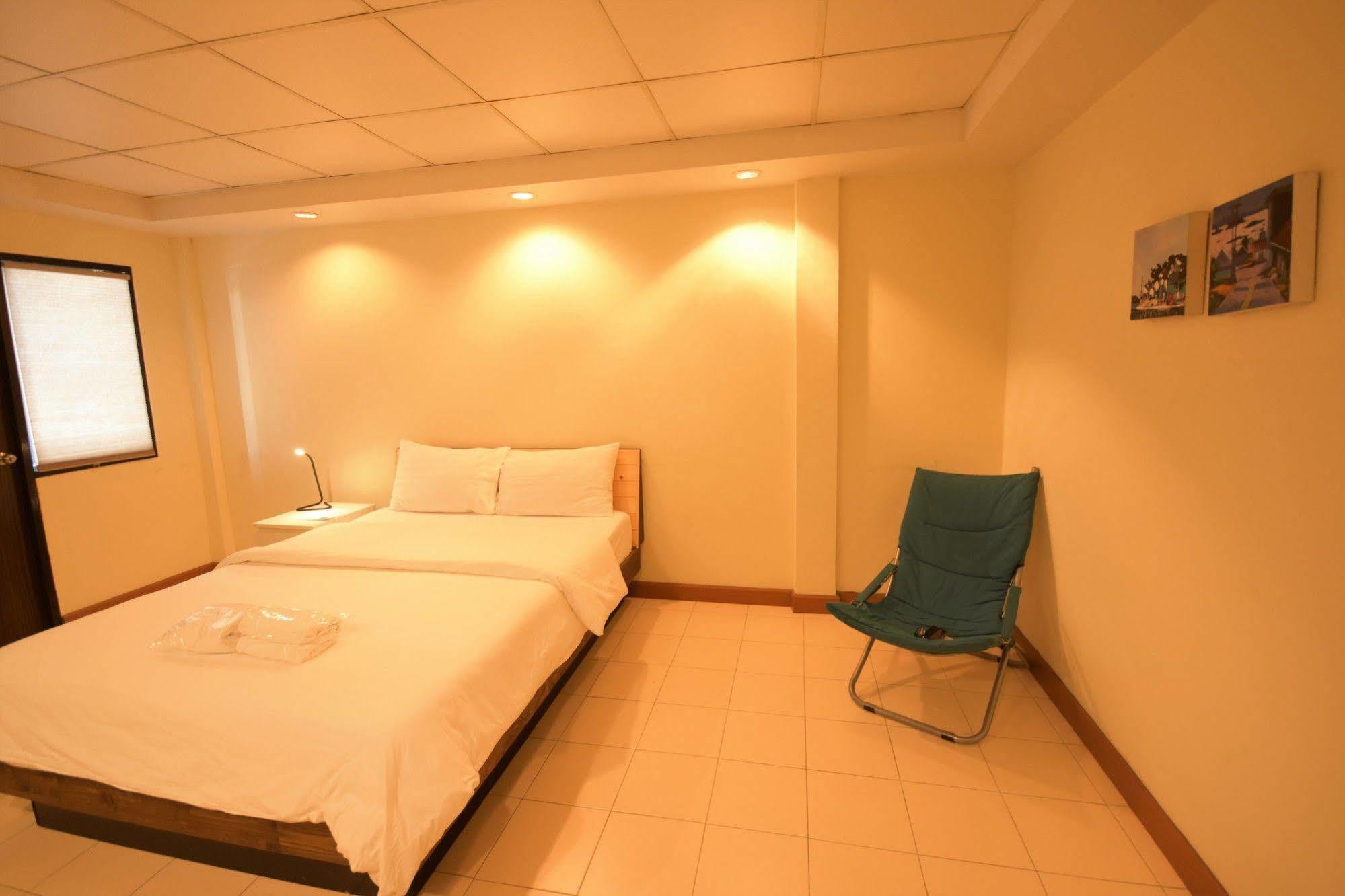 Room At Prachachuen Nonthaburi Kültér fotó