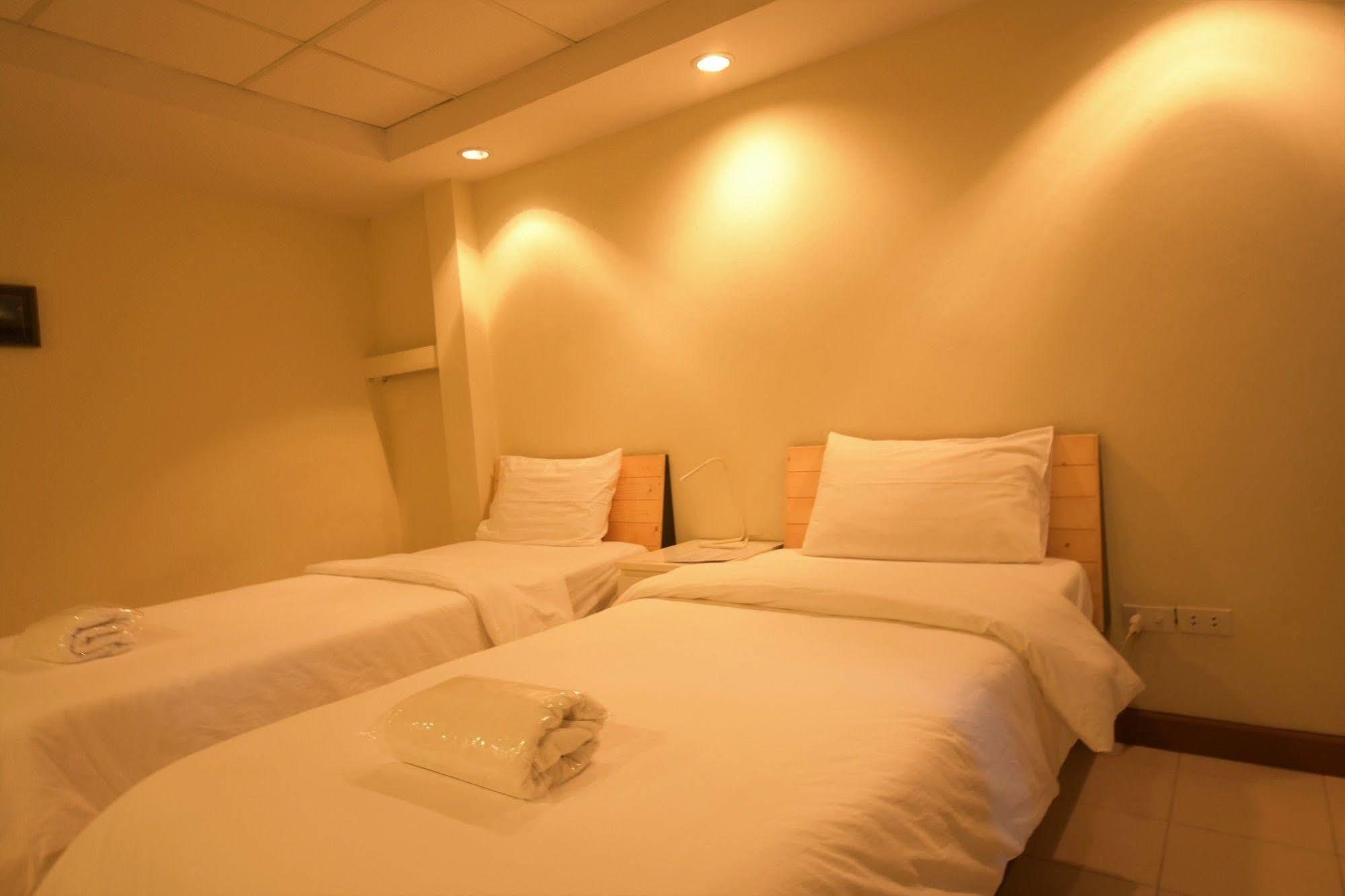 Room At Prachachuen Nonthaburi Kültér fotó