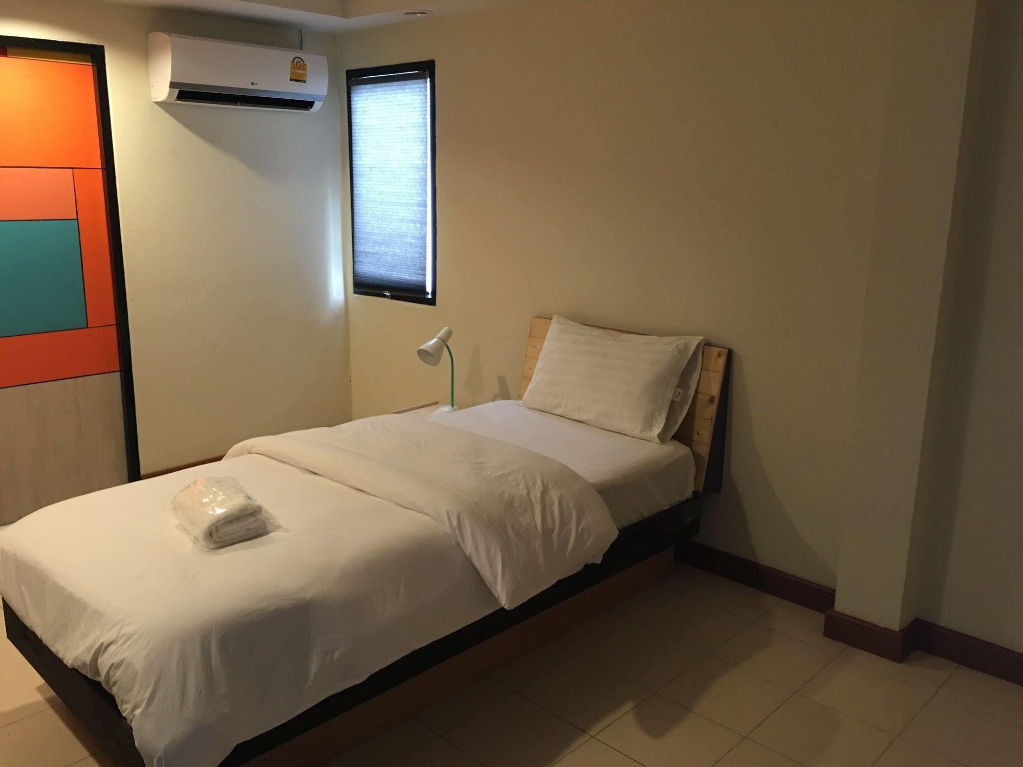 Room At Prachachuen Nonthaburi Kültér fotó