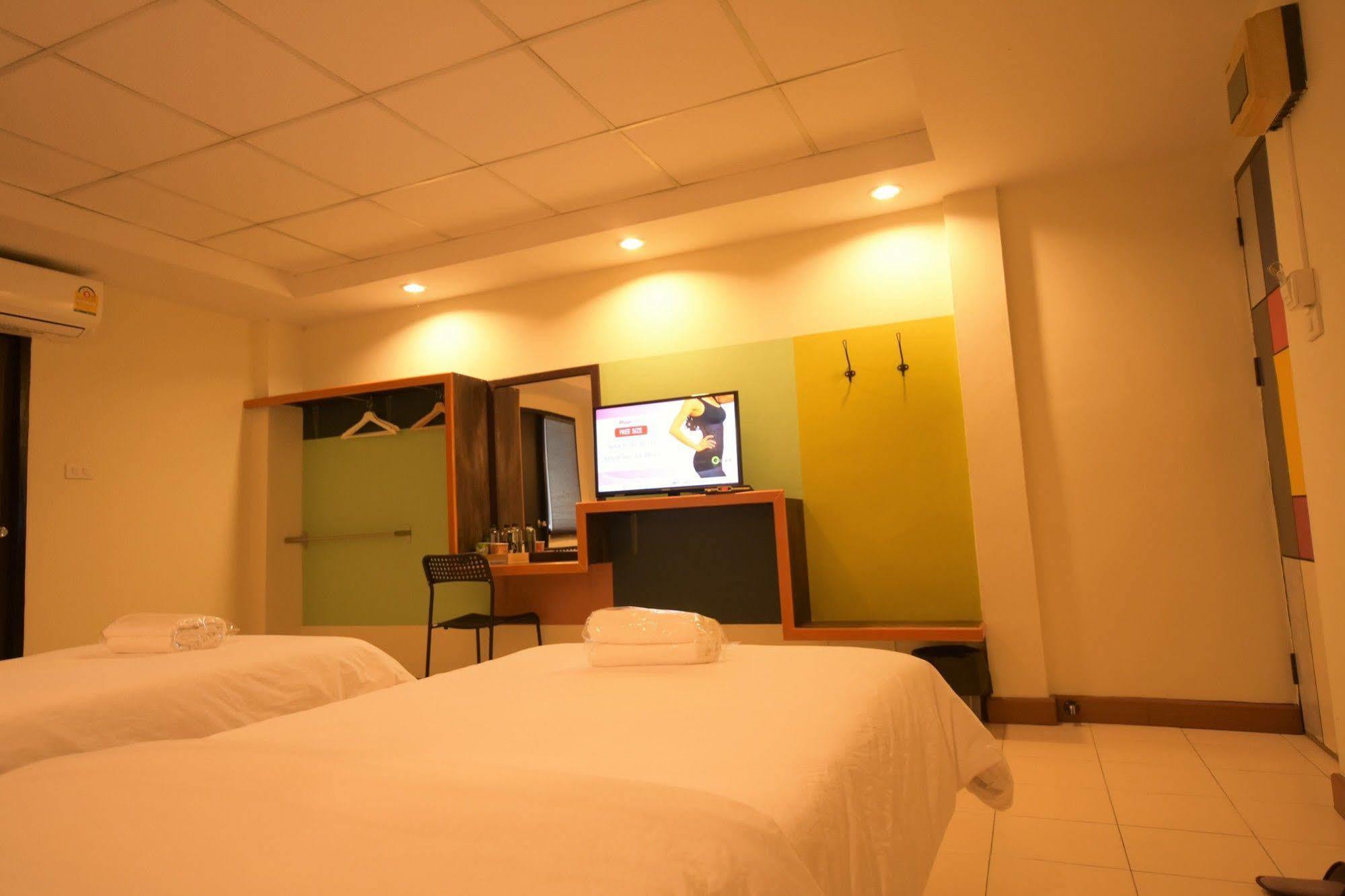 Room At Prachachuen Nonthaburi Kültér fotó